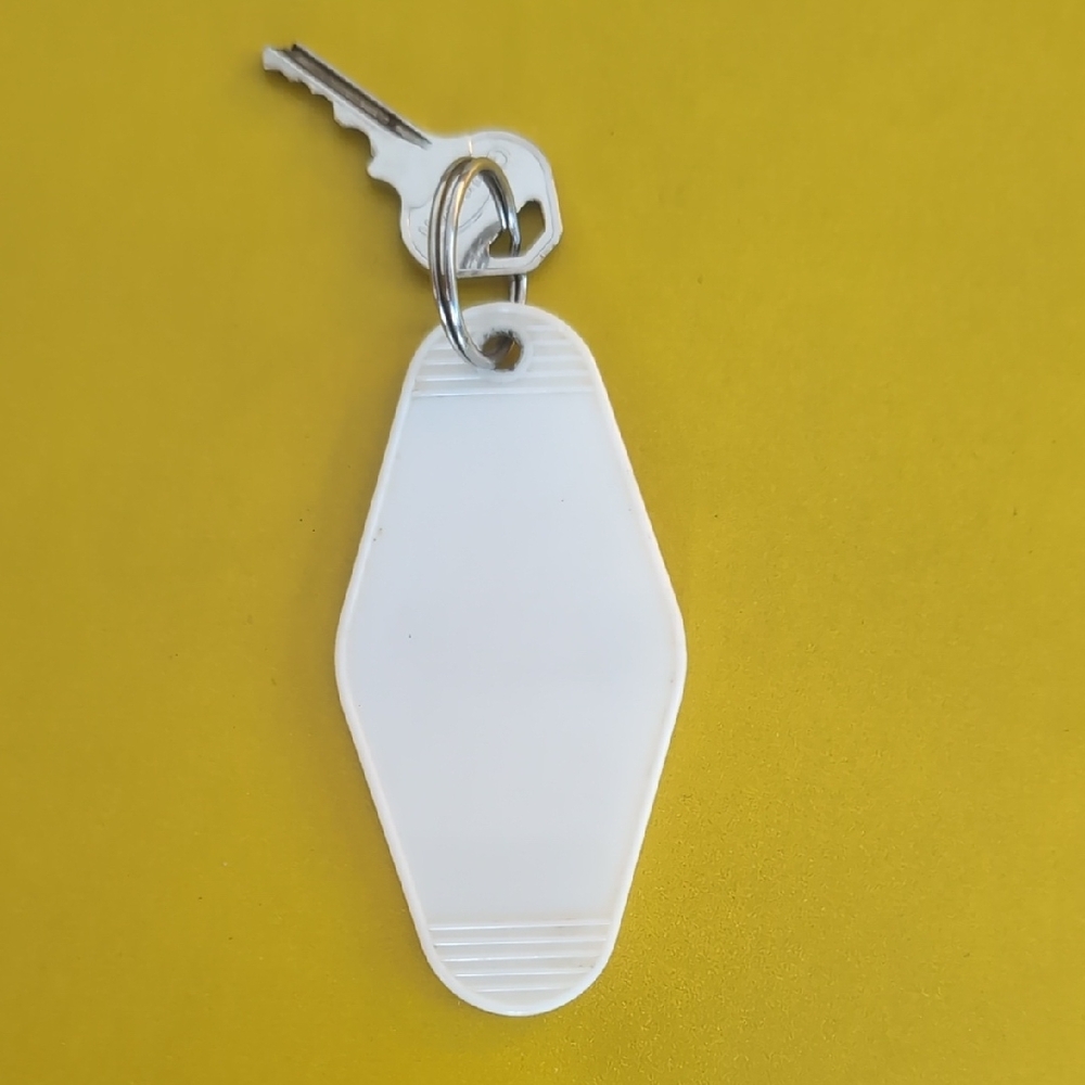 Drake Lyrics "Go Slower, Go Faster" Controlla White Retro Keychain In Gold Text - Picture 2 of 2